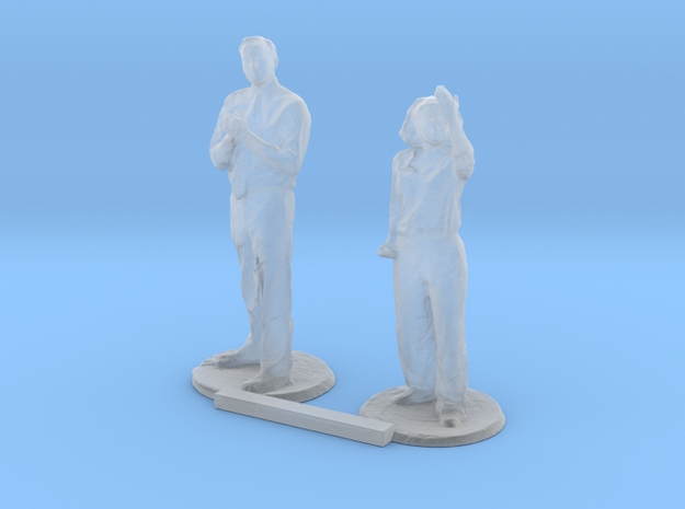 O Scale People Standing 3 in Tan Fine Detail Plastic