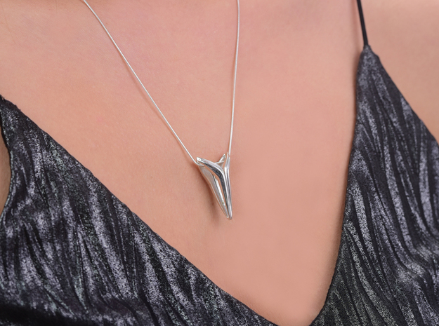 YOUNIVERSAL Big Y!, Pendant. Big Chic in Polished Silver