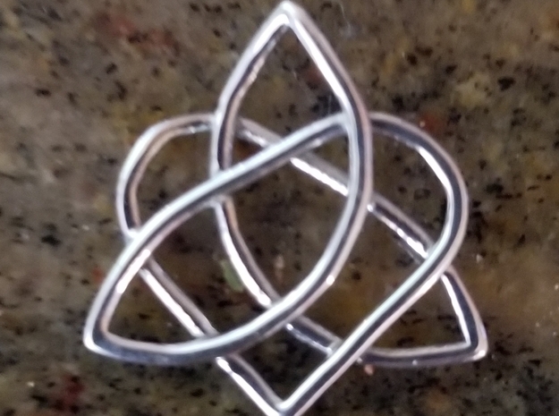 Triqueta with Heart in Polished Silver