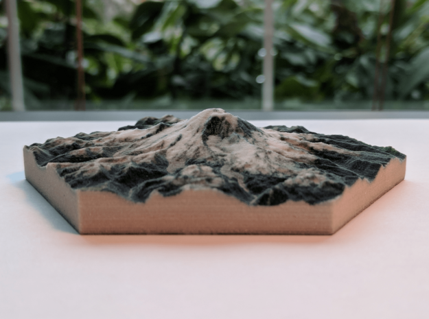 Model of Mt. Rainier, WA (10cm, Full-Color) in Full Color Sandstone