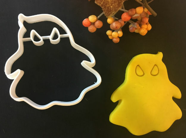 ghost-haloween-cookiecutter in White Natural Versatile Plastic