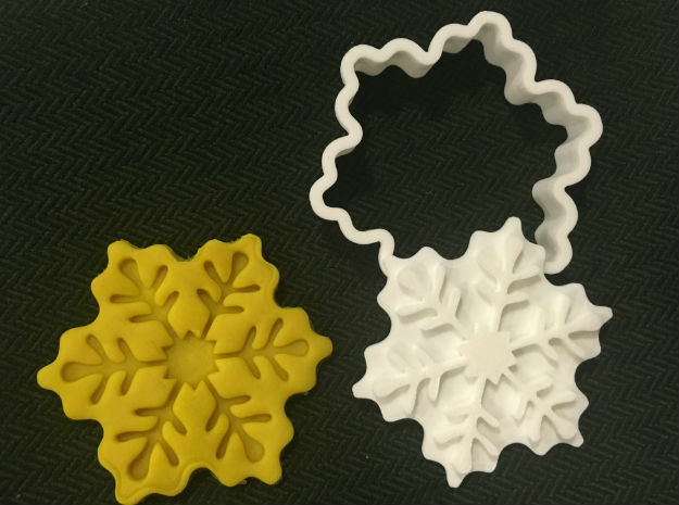snowflake-cookiecutter in White Natural Versatile Plastic