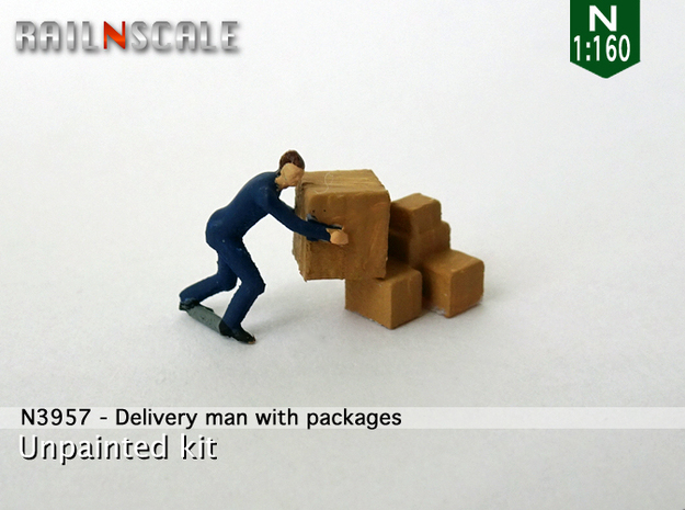 Delivery man with packages (N 1:160) in Tan Fine Detail Plastic