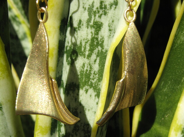 Fantasy 2 Earrings in Natural Brass