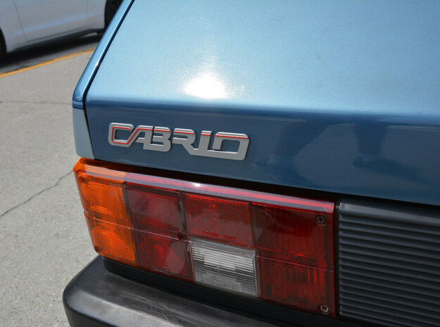 138002-01 Fiat Ritmo Cabrio Emblem in Tan Fine Detail Plastic
