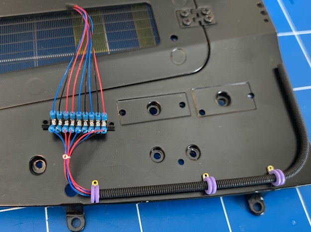 1:8 DeLorean pontoon clips / terminal / split loom in Smoothest Fine Detail Plastic