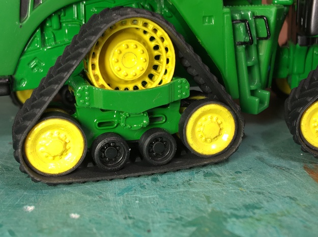 V30-GREEN 4 TRACK TRACTOR ASSEMBLIES - WIDE in Tan Fine Detail Plastic