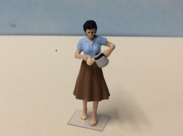 Female Pouring Coffee 1940's in Clear Ultra Fine Detail Plastic: 1:48 - O