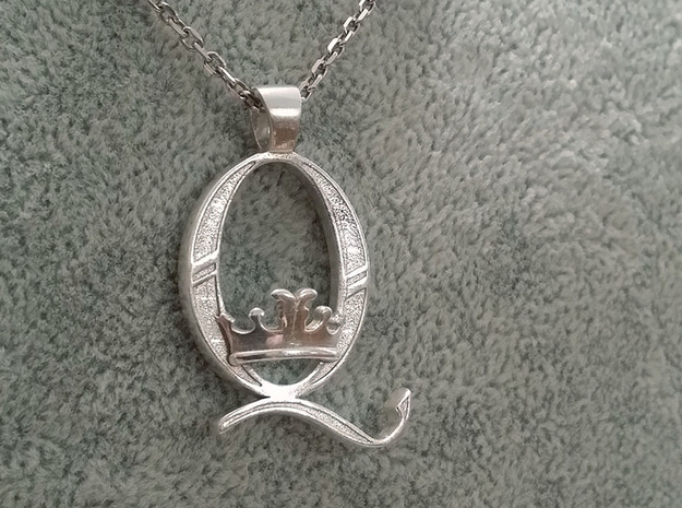 Queen Band [pendant] in Polished Silver
