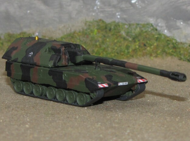 1:100 Howitzer Bundeswehr PZH 2000 in Tan Fine Detail Plastic
