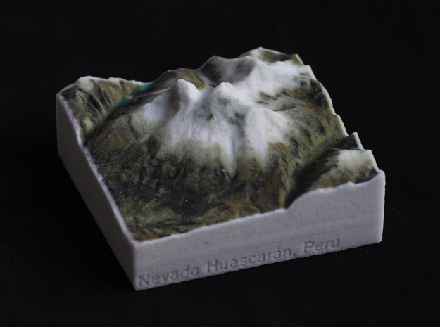 Nevado Huascarán, Peru, 1:250000 Explorer in Natural Full Color Sandstone