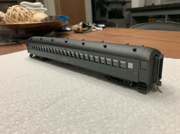 HO Southern Pacific Suburban Coach in Tan Fine Detail Plastic