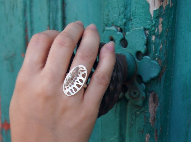 Lace Oval Ring  (Silver or Gold plated) in 14k Gold Plated Brass: Small