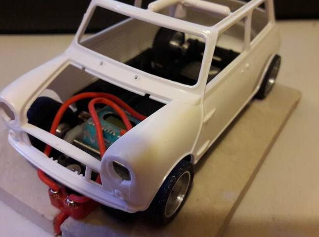 Chassis for Austin 1000 1:24th (FRONT WHEEL DRIVE) in White Natural Versatile Plastic