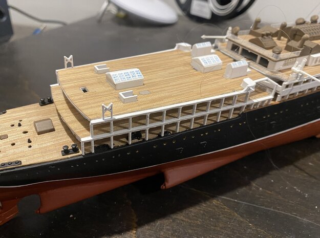 1/350 Lusitania Second-Class Sides in Tan Fine Detail Plastic