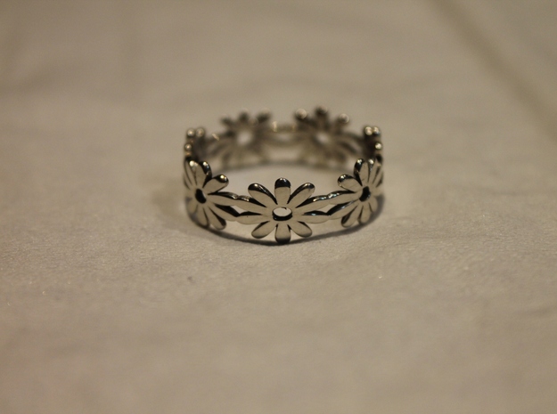Daisy Ring Size 7.5 in Polished Silver