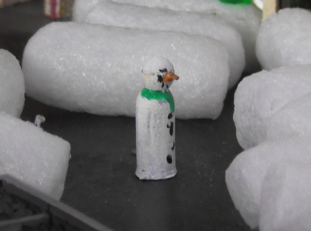 00 scale snowman in Tan Fine Detail Plastic