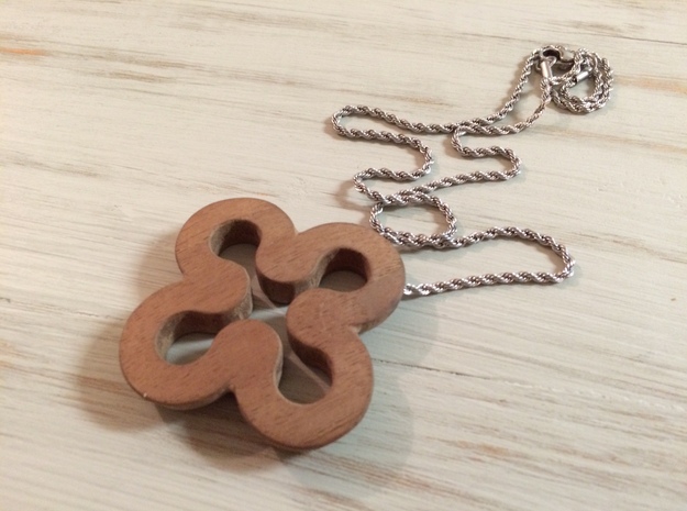 Clover necklace hollow in Natural Sandstone