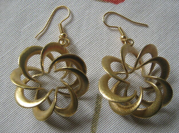 Coil 8 3 Earrings in Natural Brass