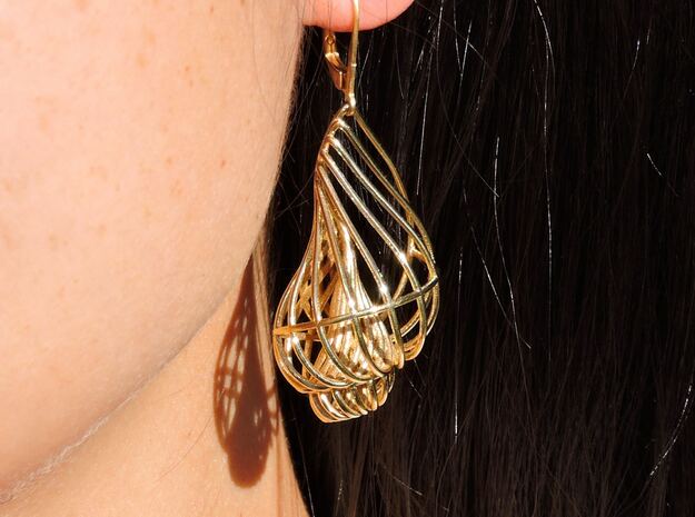 Seashell Earrings in Polished Brass