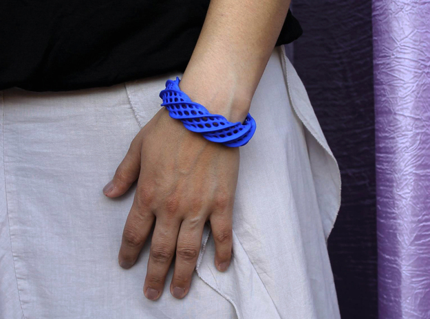 Twist Cuff (Size M)  in Blue Processed Versatile Plastic