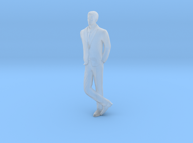 Man Leaning 16th in Smooth Fine Detail Plastic
