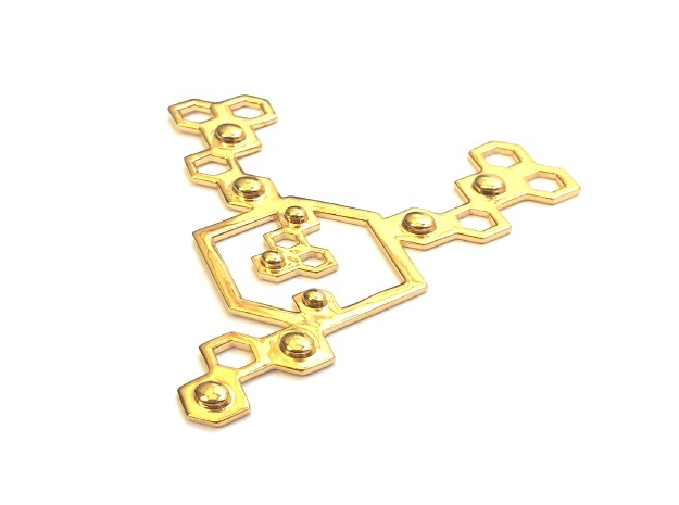 QeensNest pendant/necklace in 18k Gold Plated Brass