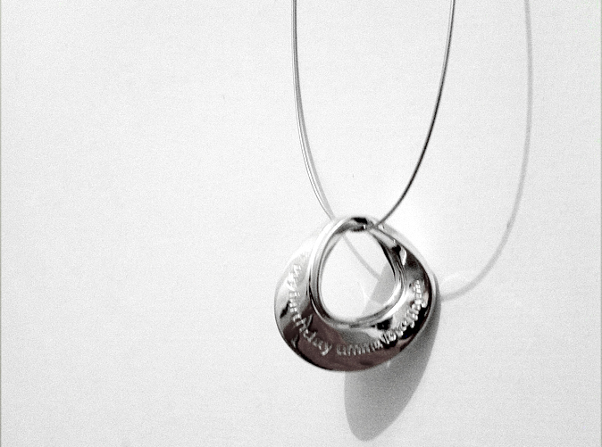 Mobius Pendant I in Premium Silver