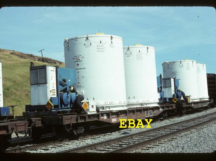 HO 1/87 Titan Rocket container & A/C unit 3d printed Photo of actual containers & A/C/ units on flatcar.