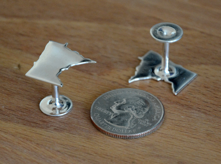Arkansas State Cufflinks 3d printed Different state but shows quality and scale. Premium Silver shown.