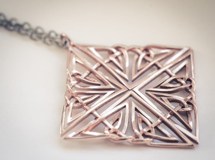 Celtic Knot Pendant 3d printed Beautifully woven rose gold knot
