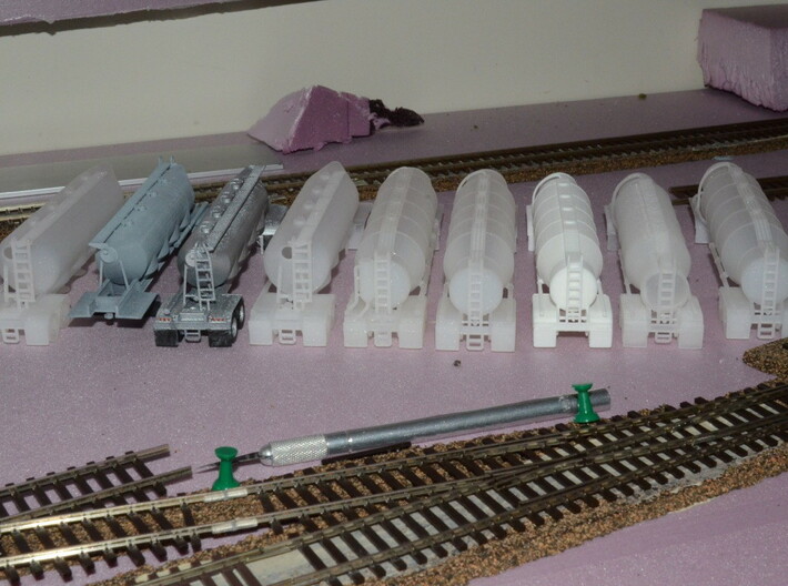 HO 1/87 Dry Bulk Trailer 03 with cyclone 3d printed A customers fleet of my trailers.