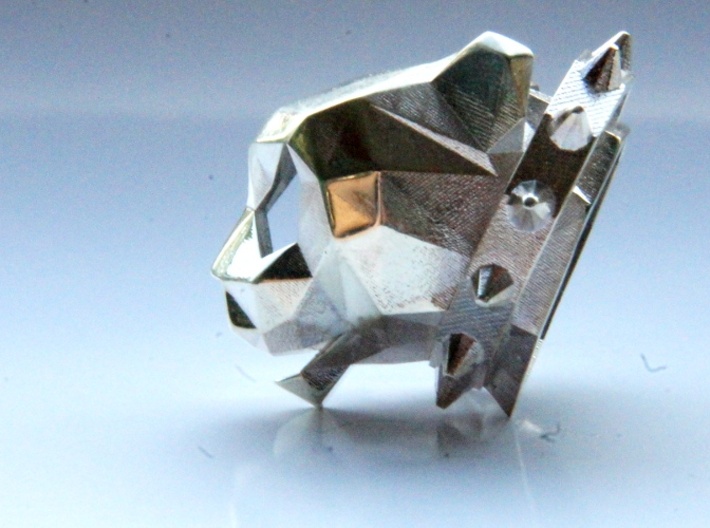 Spiked Cheetah Pendant 3d printed Spiked Cheetah Pendant - Silver