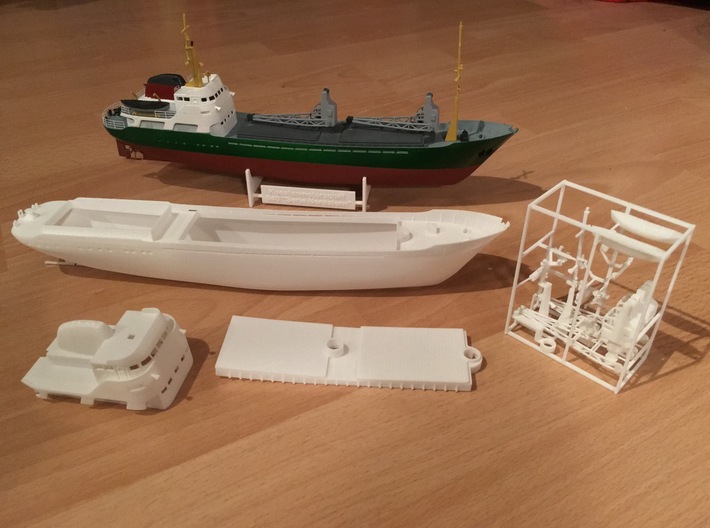 Coaster 840, Superstructure & Hatches (1:200, RC) 3d printed all parts of the kit for coaster 