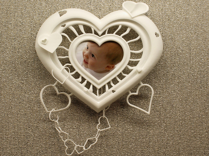 Heart Frame 3d printed Built in keyhole hanger