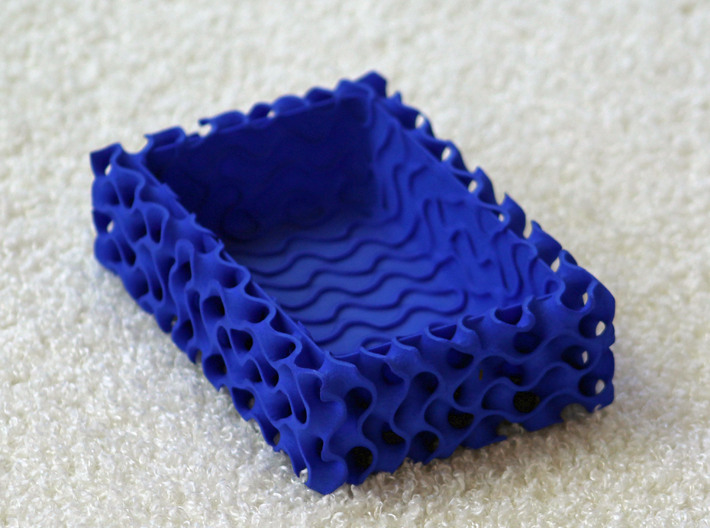 Gyroid Bowl Rectangle 3d printed A rectangular bowl carved out of a gyroid block