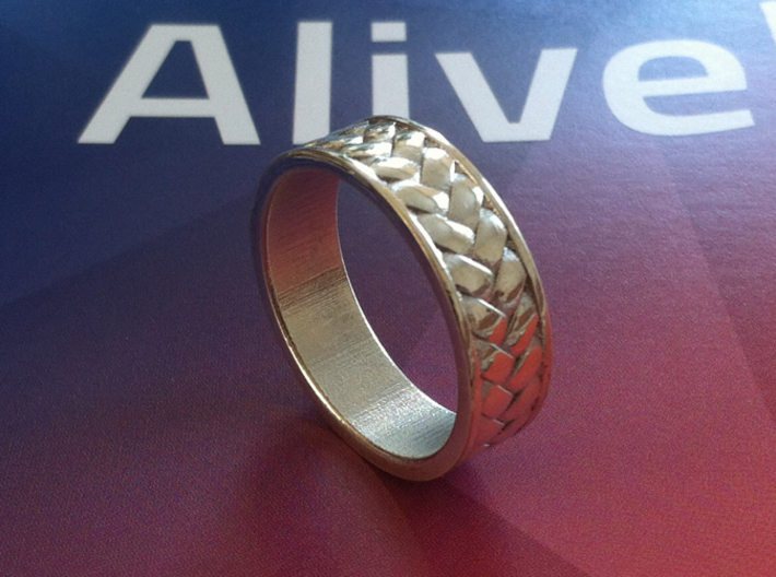 Woven Ring V2 3d printed Printed in Polished silver