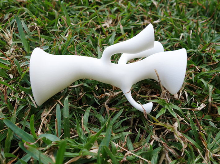 Alien Vase 3d printed Alien Vase in White Strong and Flexible #4 (Layed down)
