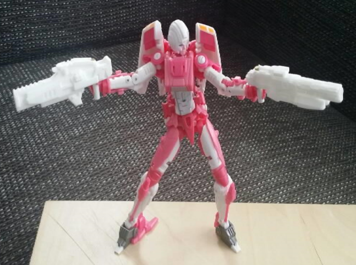 "ENFORCER" Transformers Weapon (5mm post) 3d printed Image by Remko. Weapon post modded to fit with MMC Azalea.