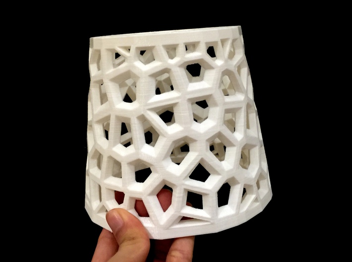 Angular Voronoi Lampshade 3d printed