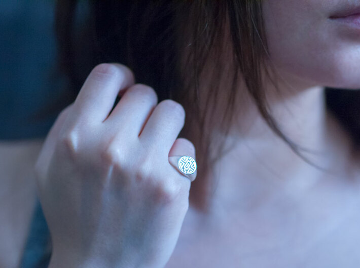 Wealth - Lady Signet Ring 3d printed Packs an awesome coolness effect on the pinky