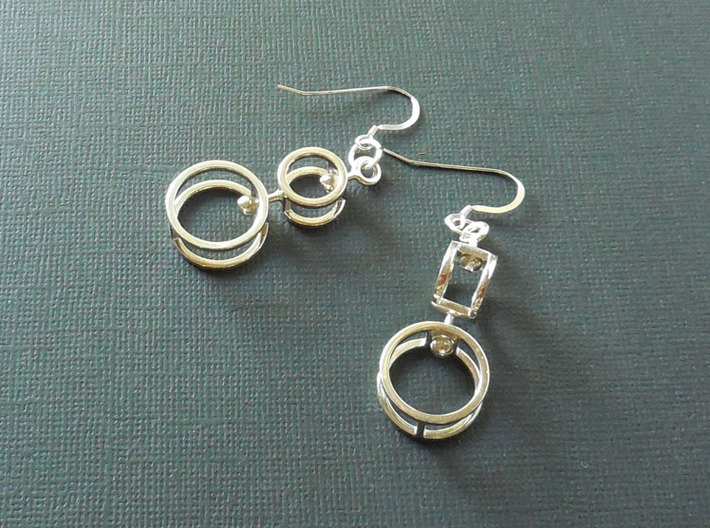Double Double -- Earrings in Interlocking metal 3d printed These look faboo in bright and shiny polished silver!