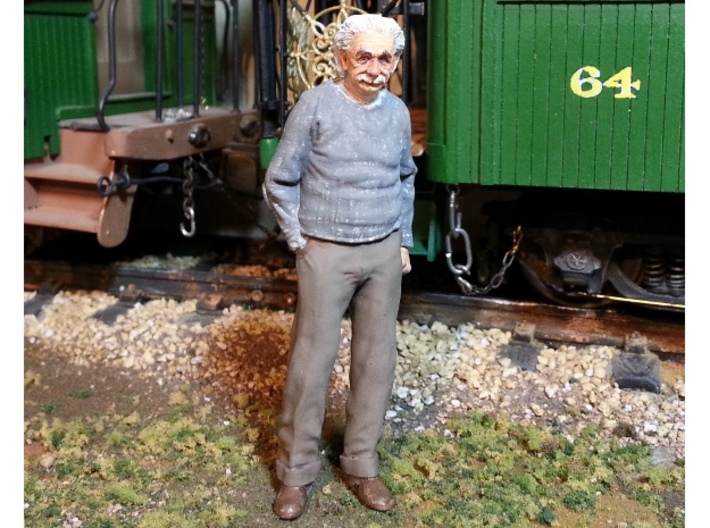 Albert Hands in pockets 1:20 XFD 3d printed Painted and posed next to my coaches