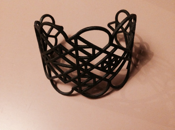 Circles and Lines 3d printed 