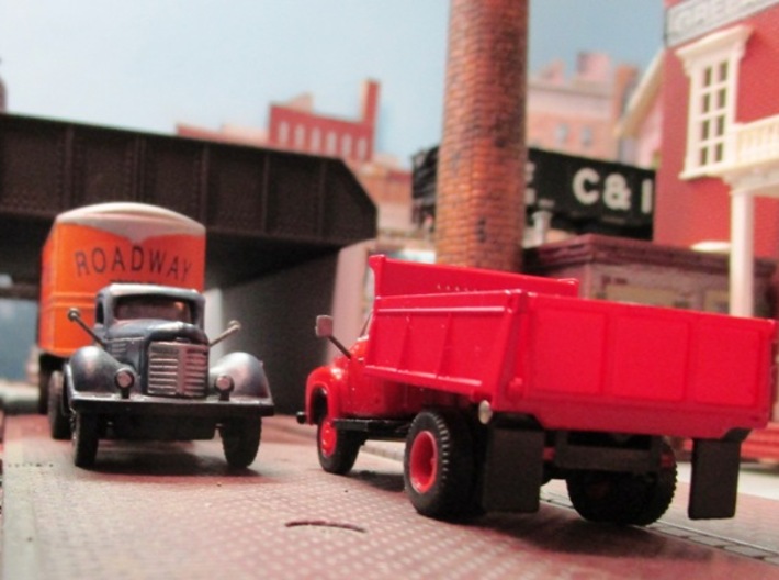 HO Truck Mirrors-4 Pairs 3d printed Round and rectangular mirrors shown on an old IMEX International KB and a CMW '54 Ford Cab
