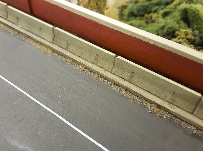 OO Scale Concrete Motorway Barrier 12m long 3d printed 