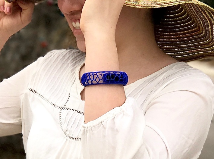 Coral Cuff for Fitbit Flex2 3d printed Shown in blue strong and flexible 