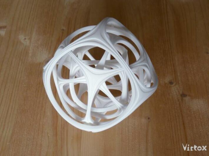 Gyro the Cube (L) 3d printed White Strong &amp; Flexi