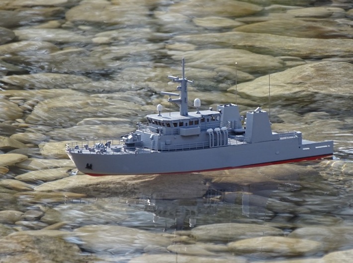 HMCS Kingston, Details 2 of 2 (1:200, RC) 3d printed model on the water