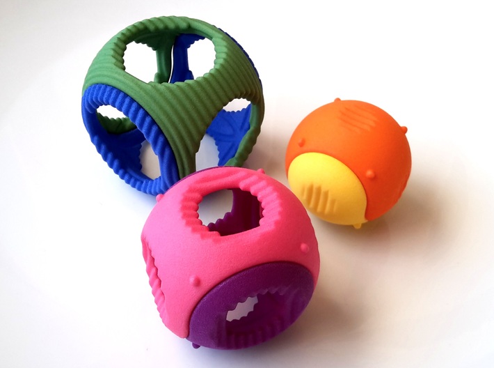 Dual Sphericon puzzle with 3 layers - outer layer  3d printed The three spheres side by side